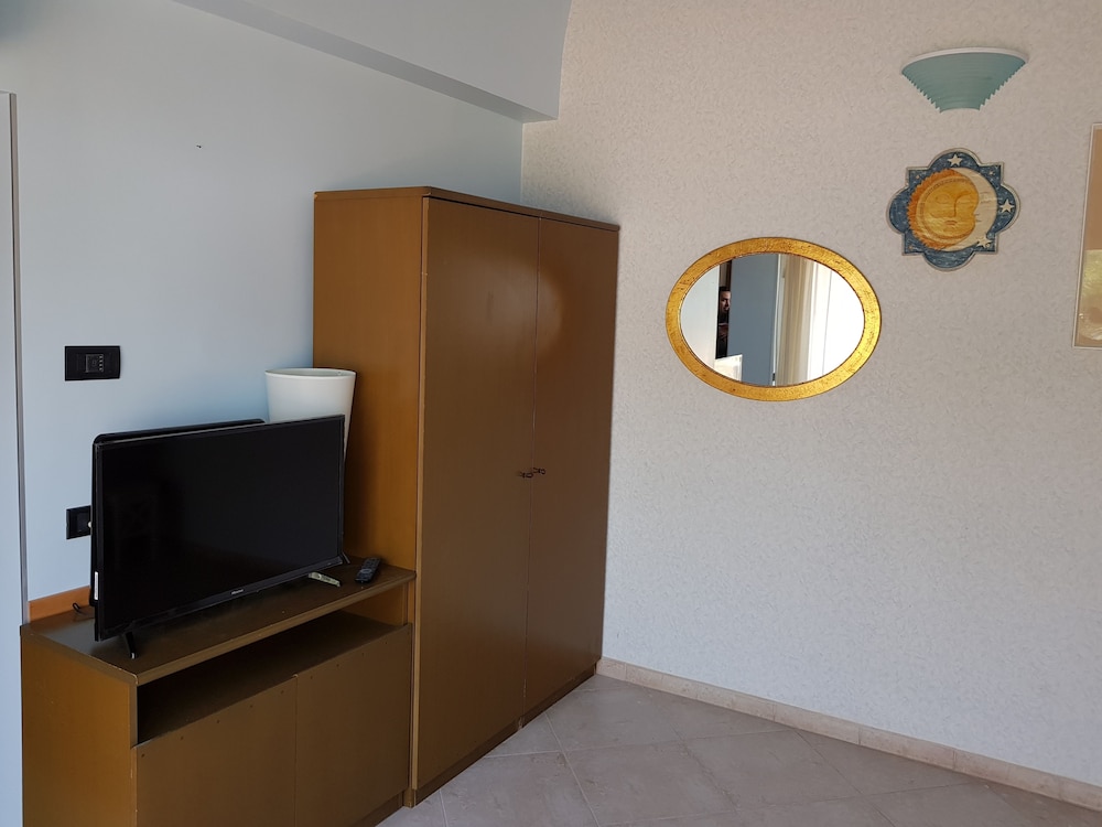 Standard Double or Twin Room - Photo 1