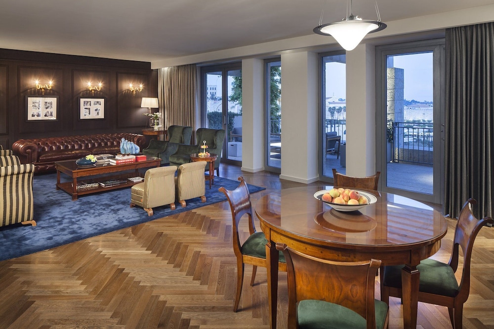 Royal Suite with terrace and Old City view