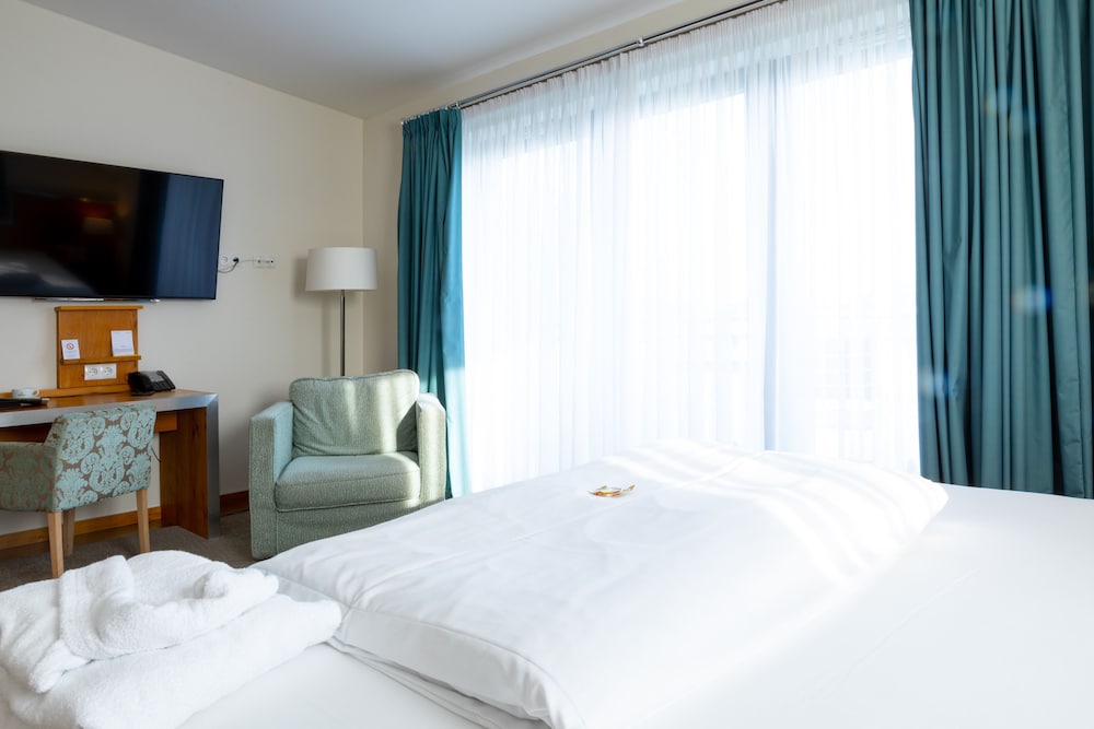 Apollo First Class Double Room - Photo 3