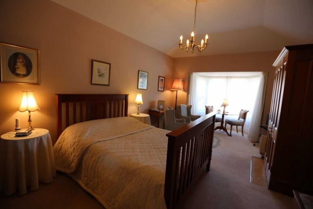 Honeymoon Spa Suite photo 1