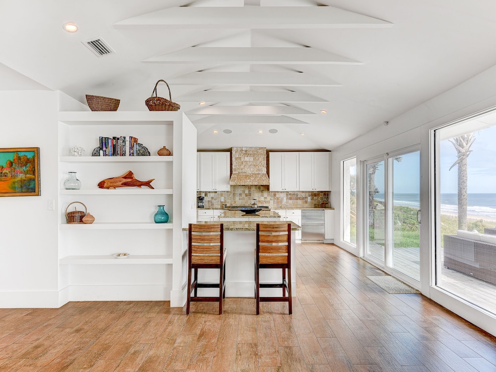 House, Multiple Beds, Kitchen, Beach View photo 2