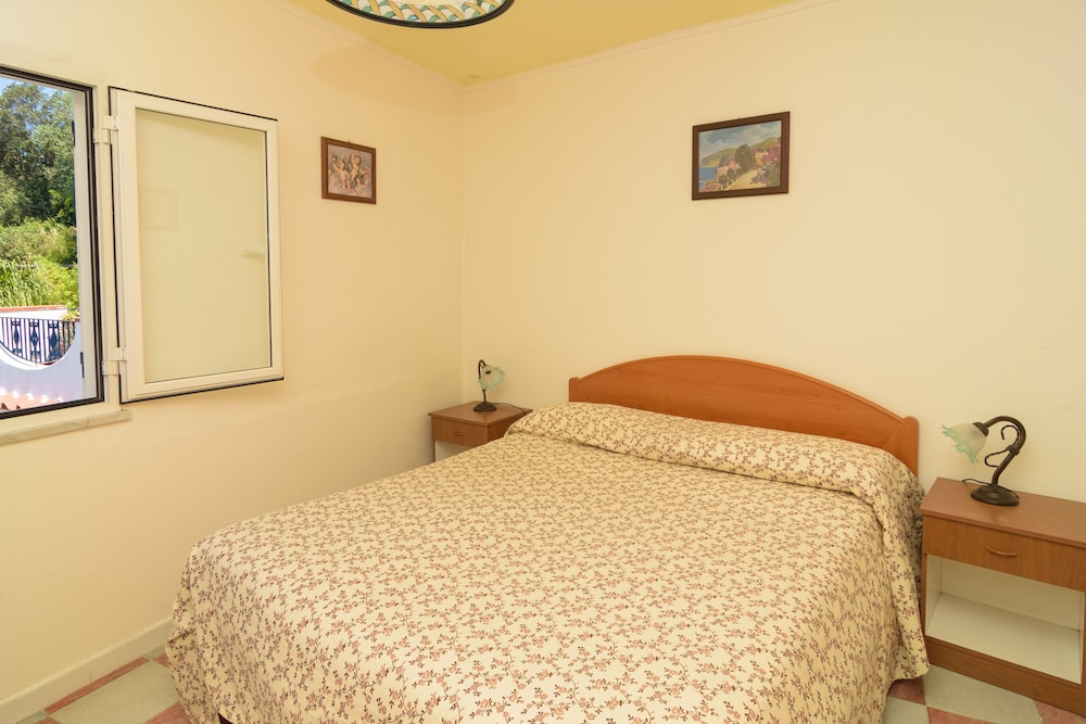 Double Room - Photo 7