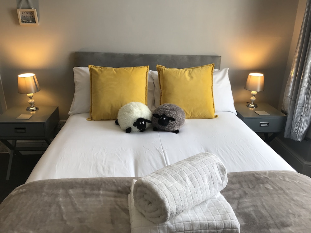 Luxury Suite, Ensuite (Caerphilly Suite ) photo 3