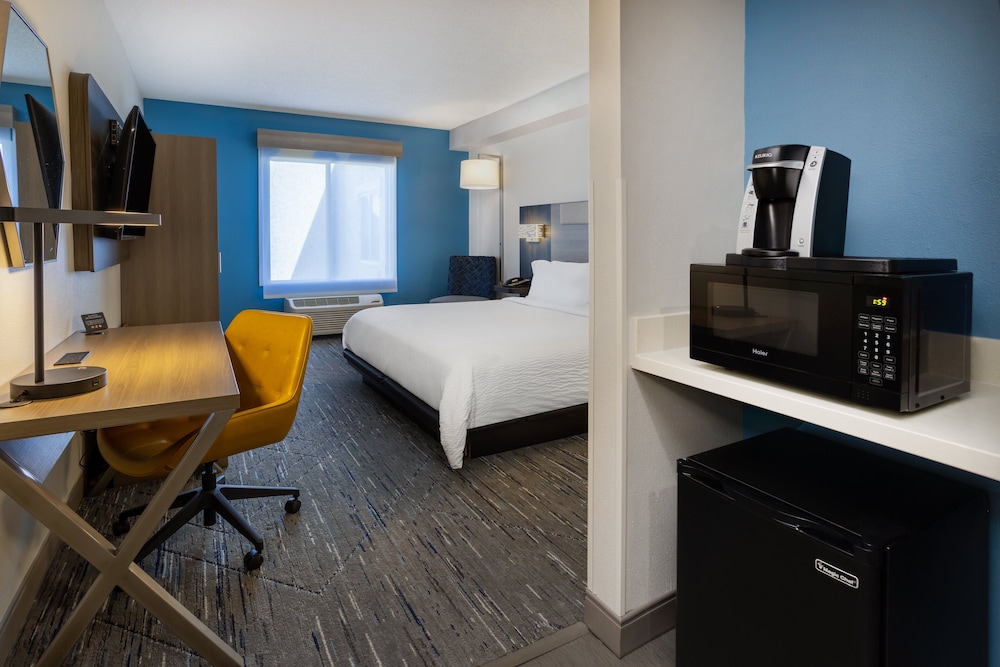Standard Room, 1 King Bed, Accessible (Communications, Accessible Tub) - Photo 1