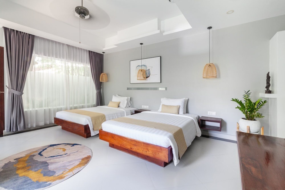 Deluxe Twin Room with Pool View