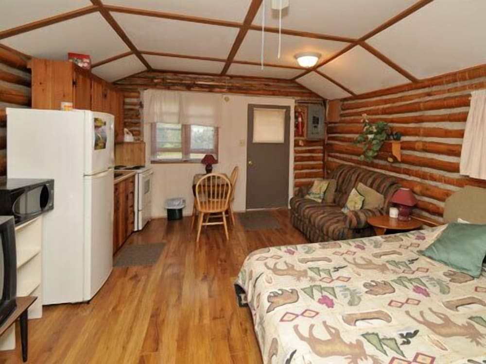 Classic Cottage, 2 Bedrooms Accessible (Cottage 6 & 7) photo 1