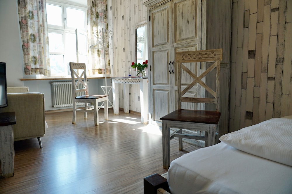 Royal Single Room, 1 Bedroom (with French Bed)