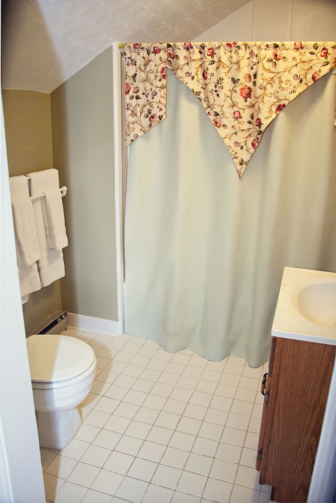 The Robin's Nest Suite photo 2