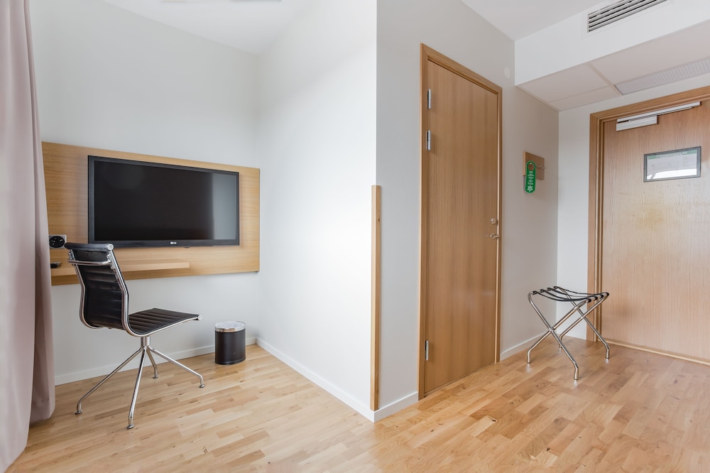 Deluxe Double or Twin Room photo 2