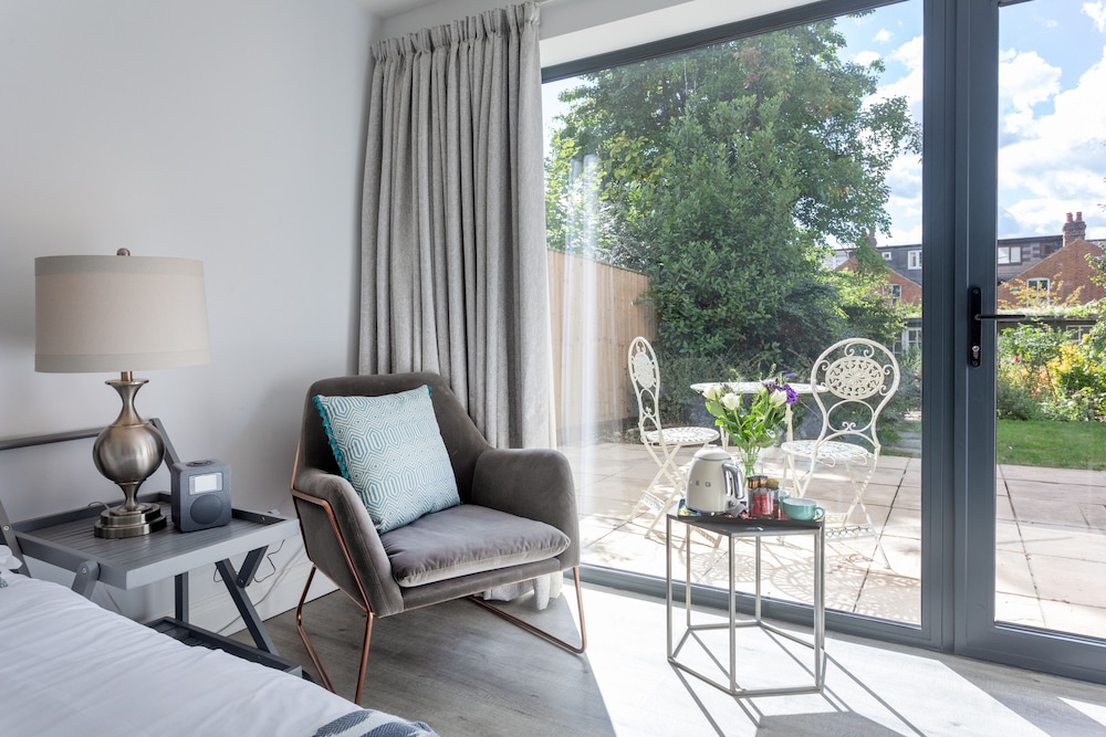 Superior Double with Garden View - Photo 2