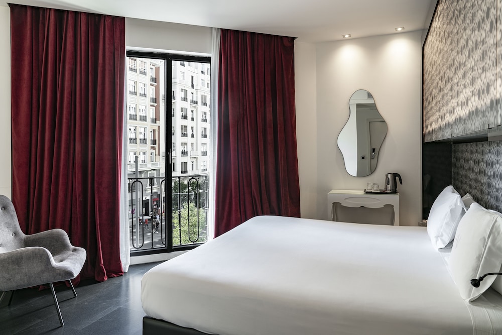 Double Room Single Use, City View