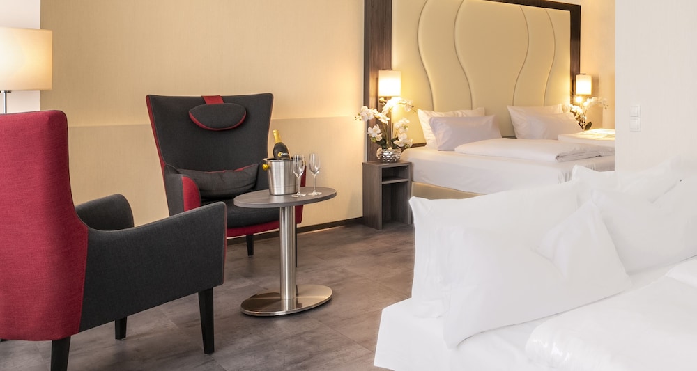 Junior Suite, Multiple Beds (Living Room;with Sofabed) photo 3