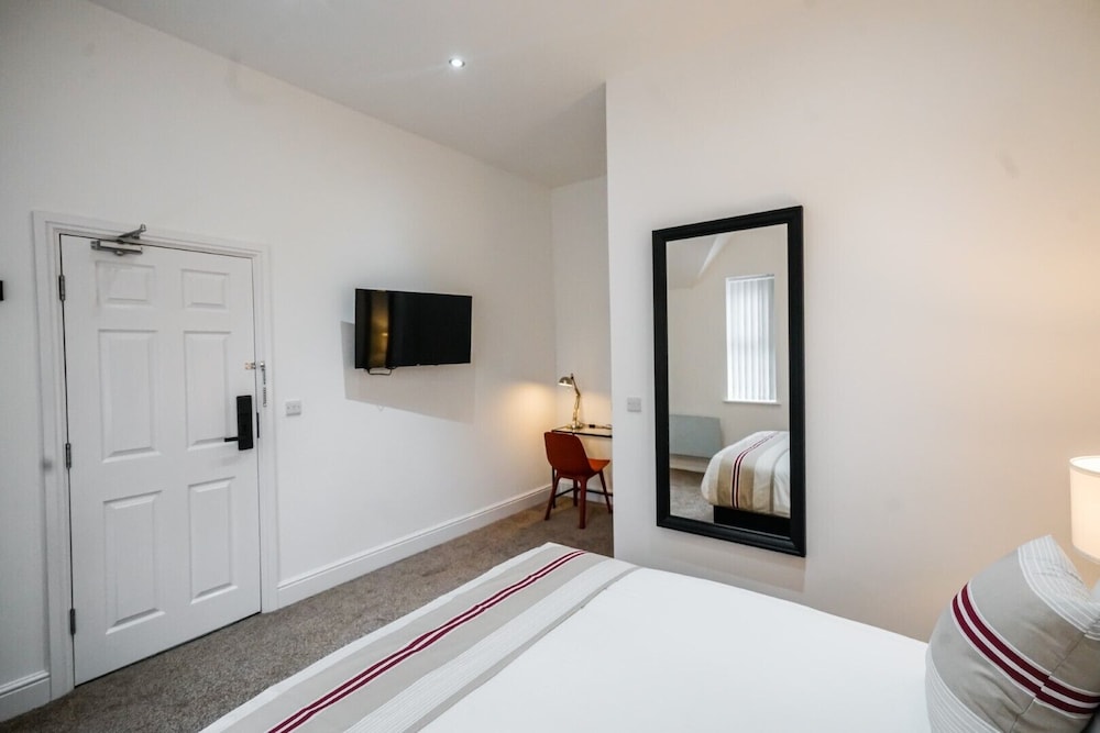 Standard Double Room, 1 Double Bed, Non Smoking, Ensuite - Photo 13