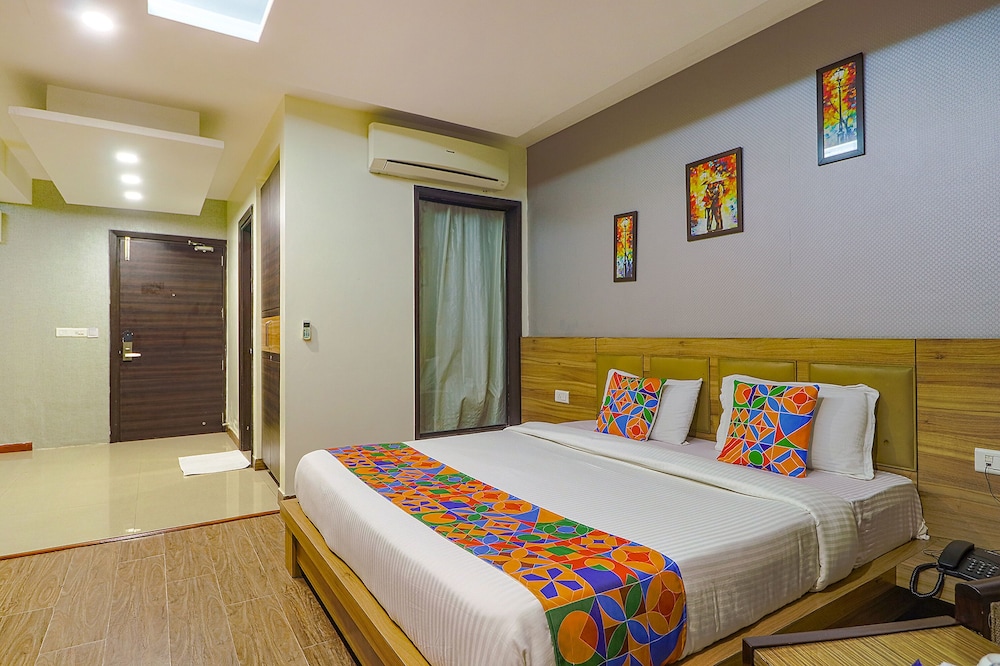 Executive Room - Photo 1