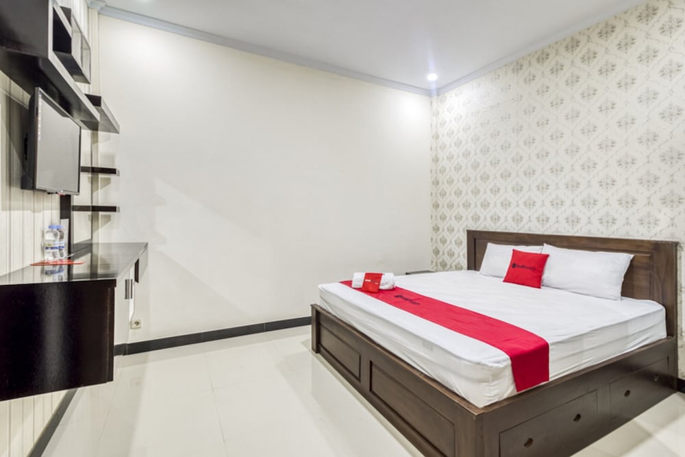 Deluxe Room (Reddoorz)