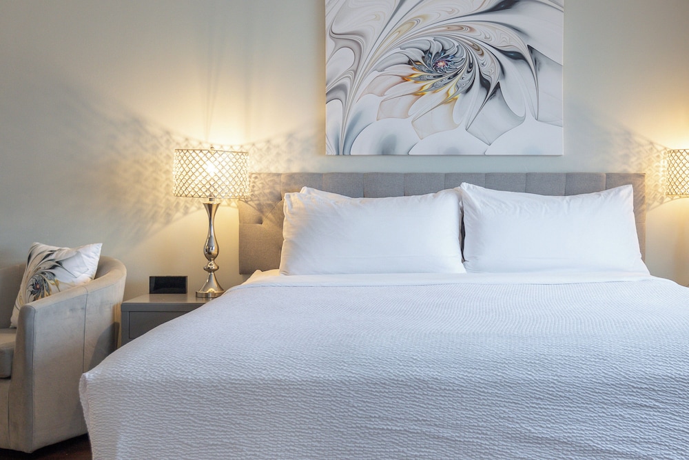 Premium Room, 1 King Bed, River View - Photo 3