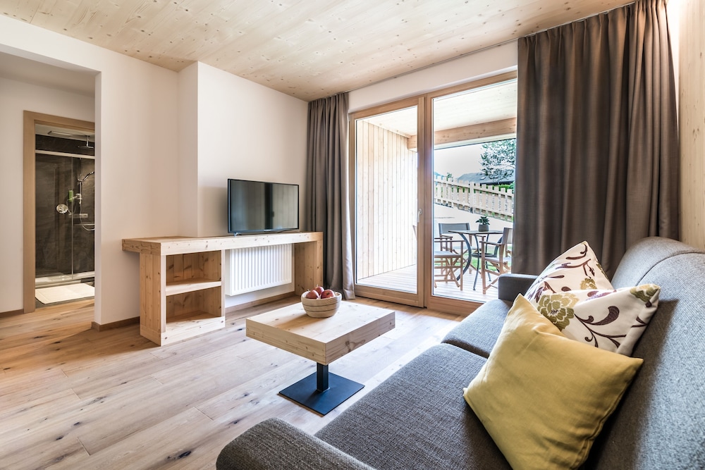 Comfort Apartment, 2 Bedrooms, Garden View, Garden Area photo 1