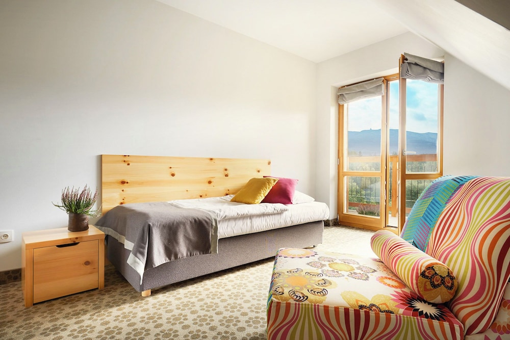 Exclusive Apartment, 3 Bedrooms, Kitchenette photo 2