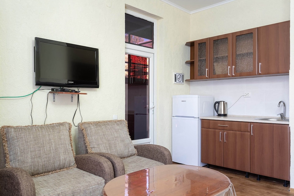 Standard Triple Room, Balcony, Garden View