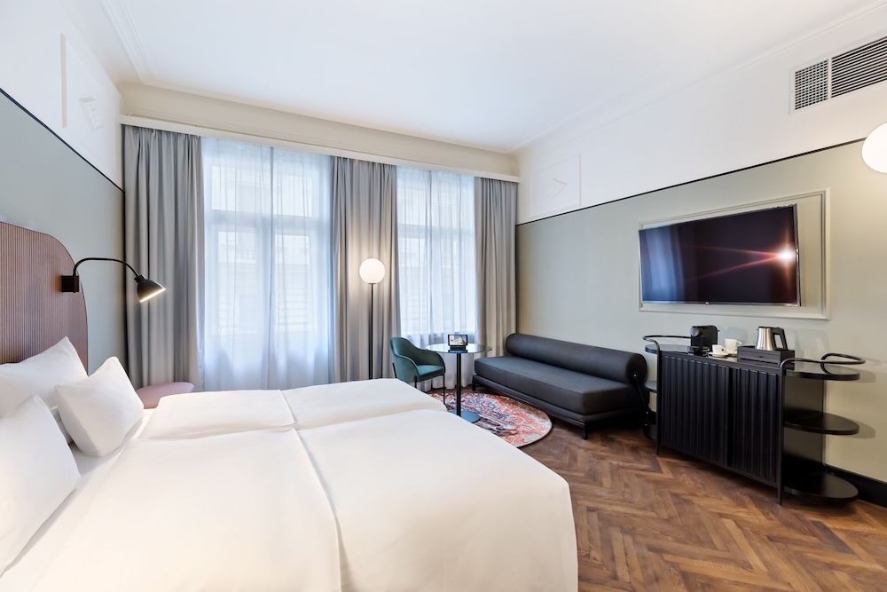 Premium Room, 1 Queen Bed