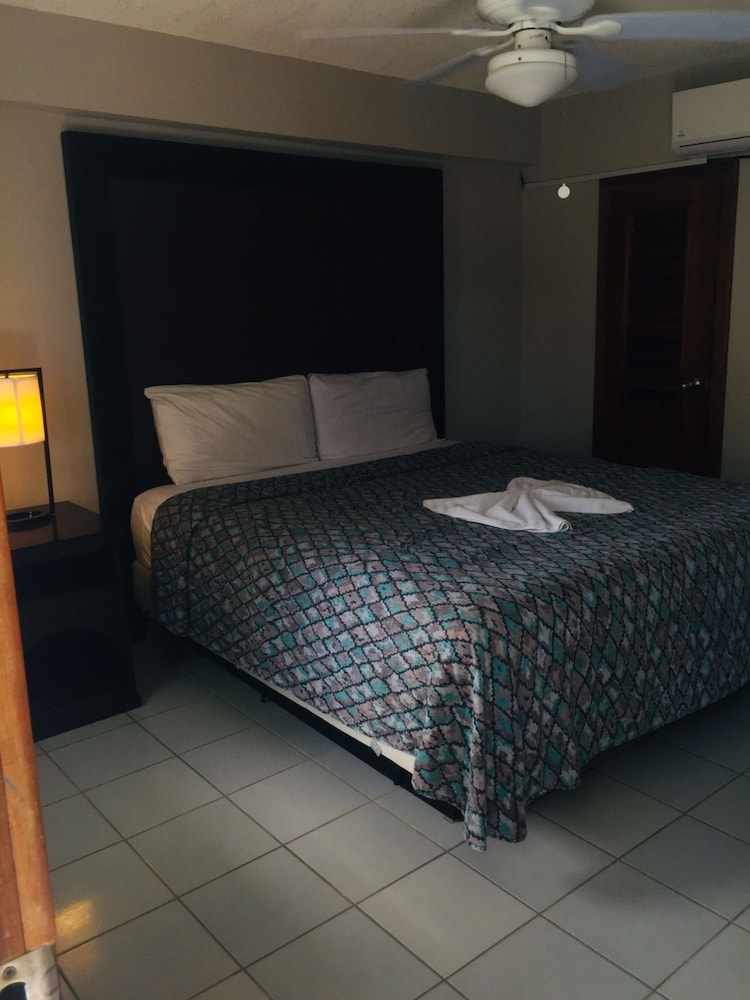 Standard King Room photo 1