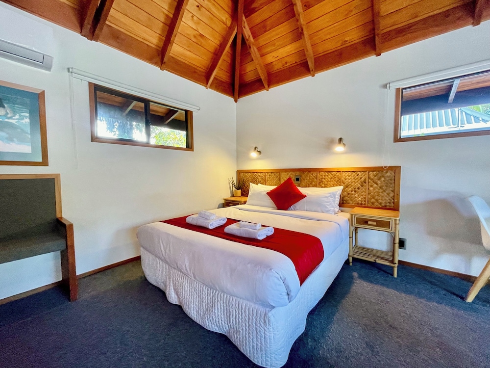 Deluxe Cabin, 1 King Bed, Garden View photo 1