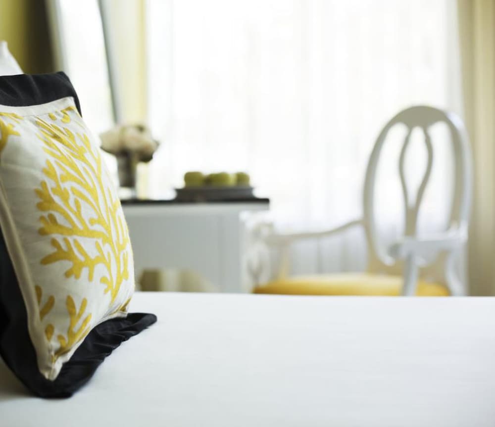 Superior Room, 1 King Bed, Garden View (Charm) - Photo 1