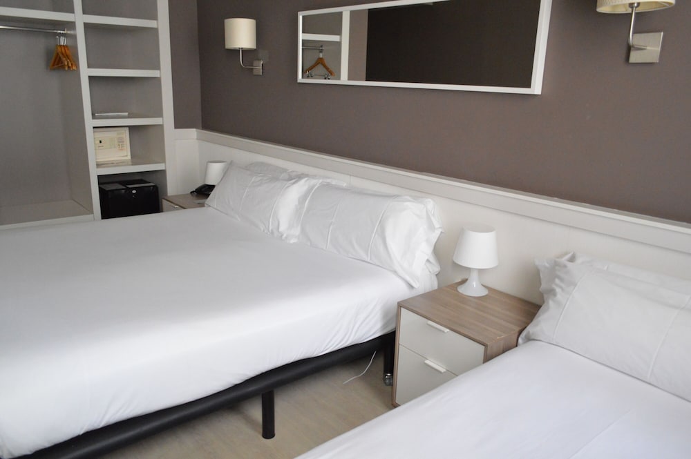 Standard Triple Room photo 2