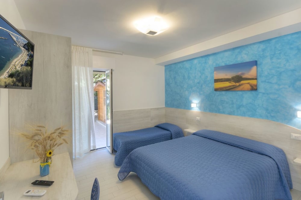 Triple Room, Garden View photo 1