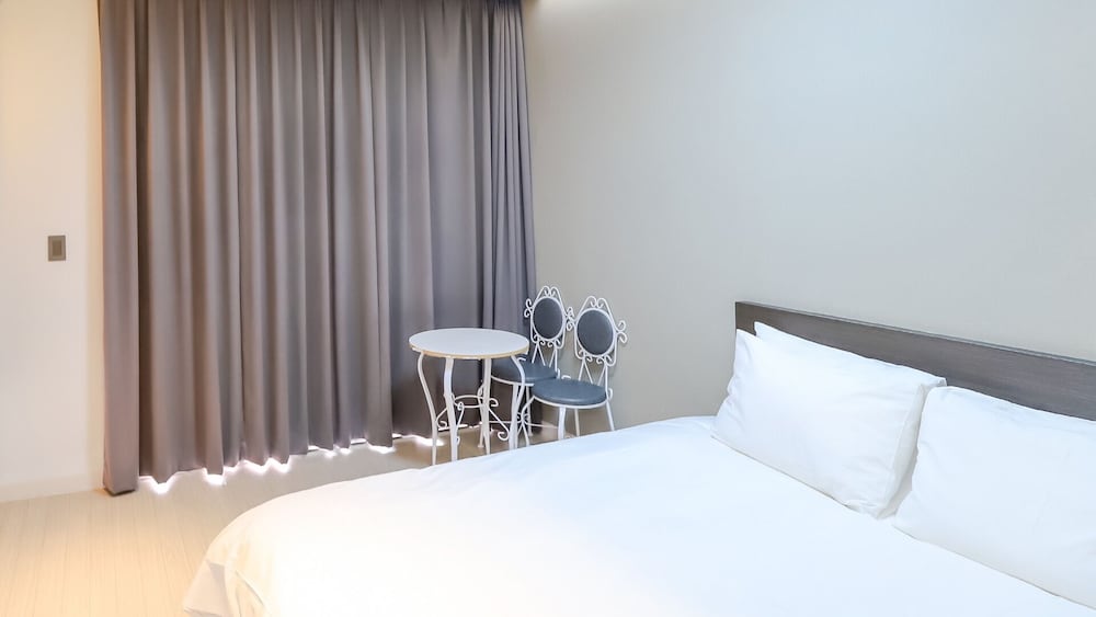 Standard Double Room, Non Smoking, City View