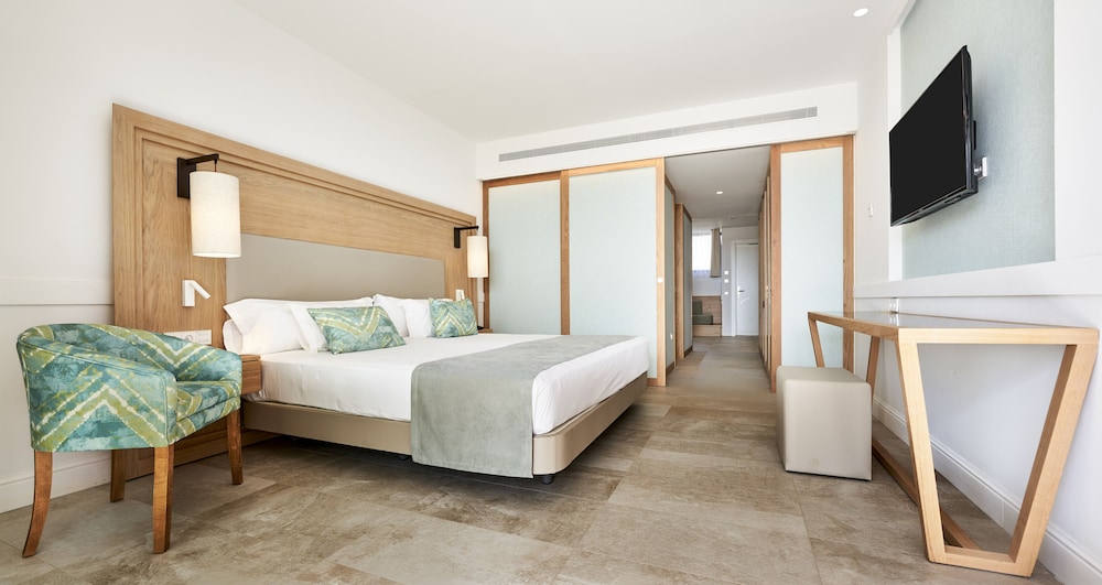 Family Suite, Terrace, Poolside (Swim Up) - Photo 12