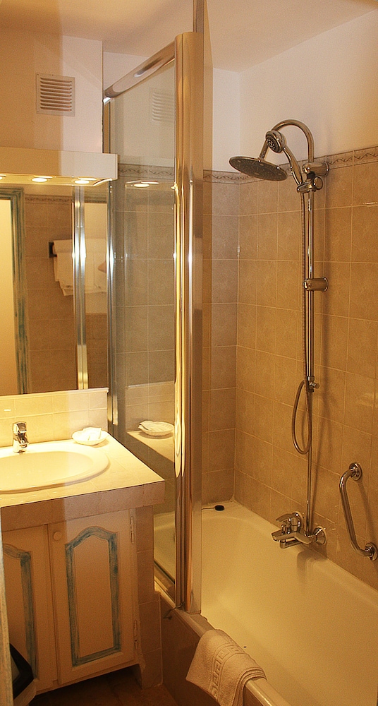 Twin Room, Ground Floor (09) photo 3