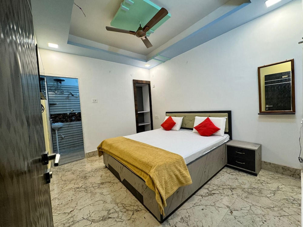 Classic Double Room, City View - Photo 3