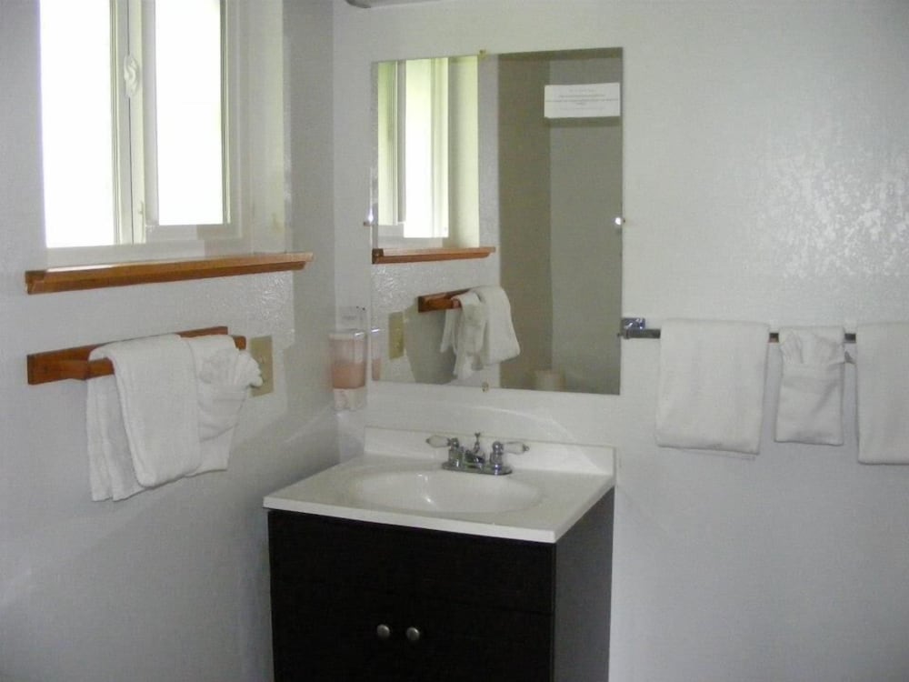 Triple Room, Multiple Beds photo 3