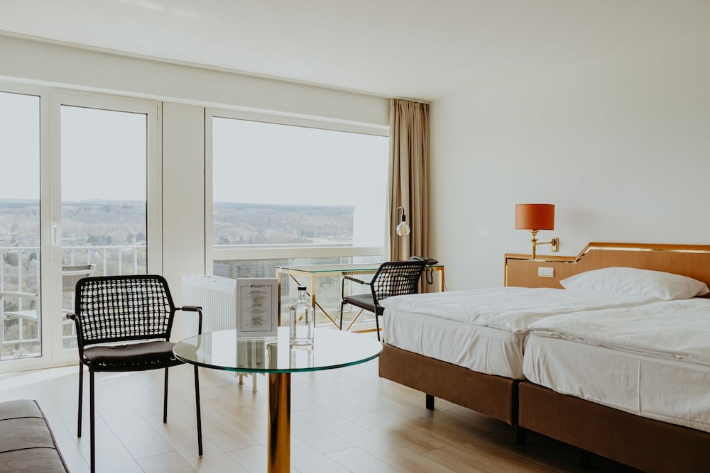 Executive Room, Lakeside - Photo 1