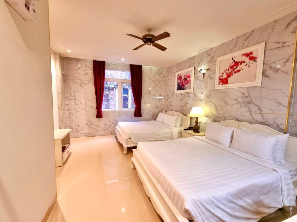 Deluxe Quadruple Room