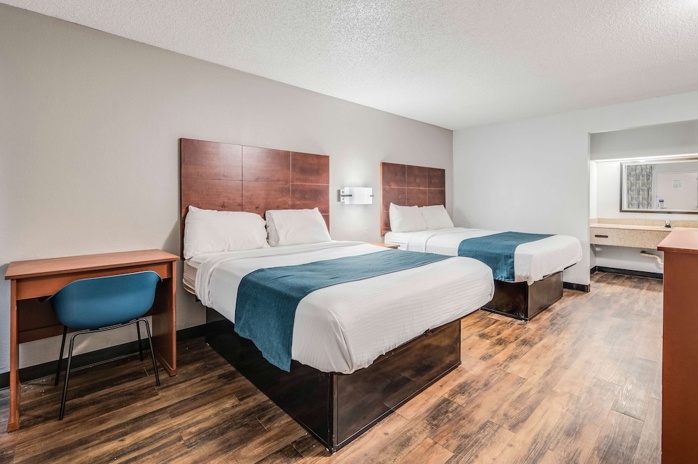 Deluxe Room, 2 Queen Beds, Accessible, Non Smoking photo 2