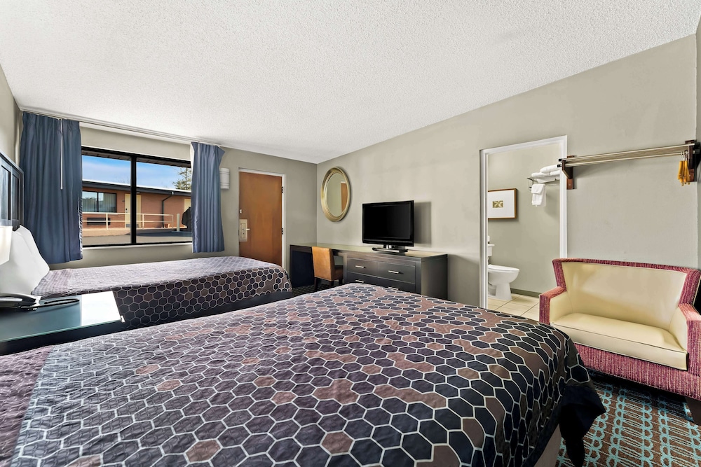 Room, 2 Double Beds - Photo 2