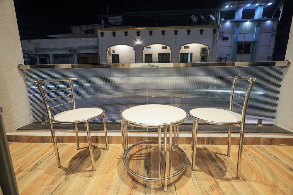 Suite, Balcony, City View