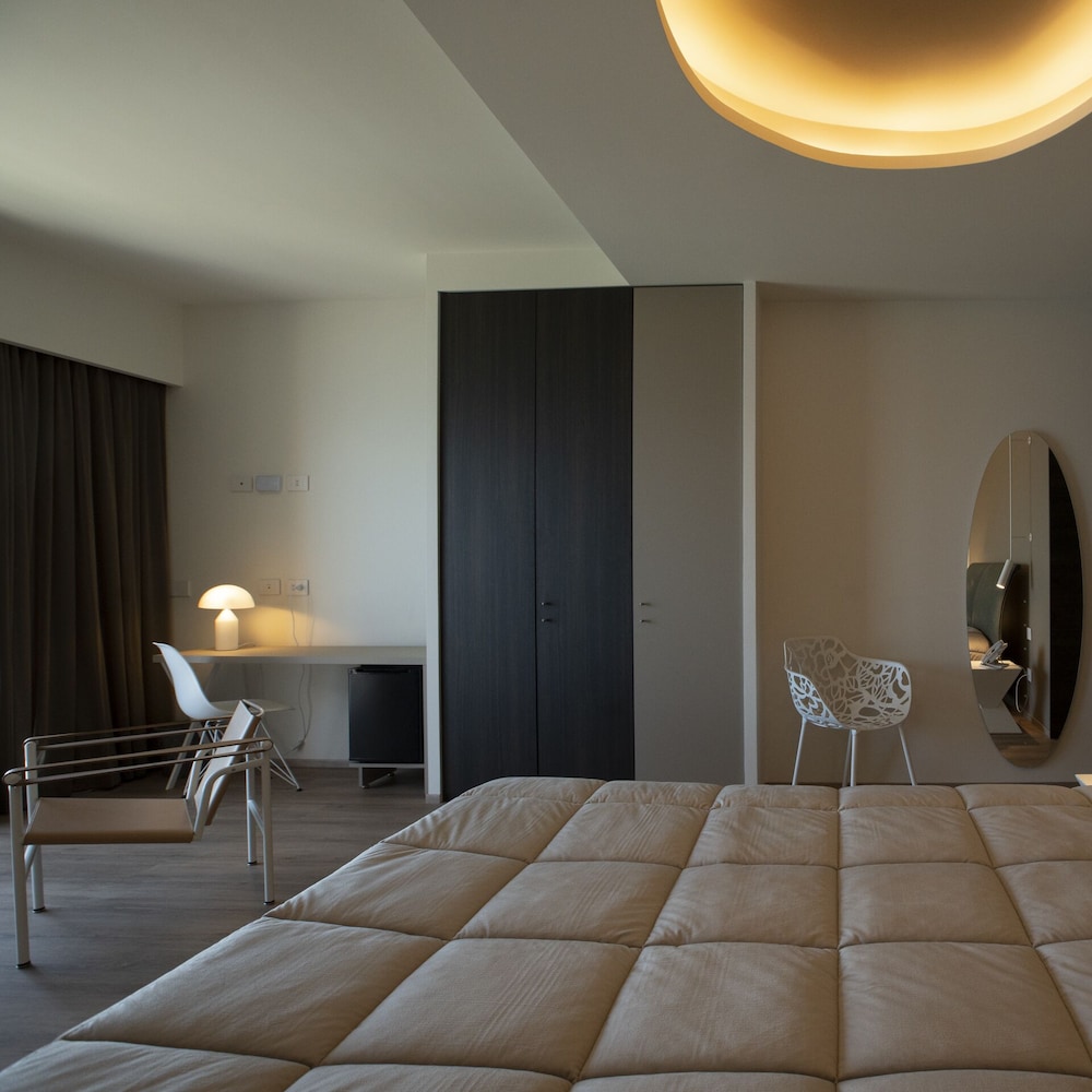 Deluxe Double Room, 1 King Bed, Sea View