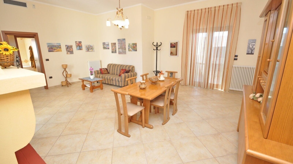 Villa photo 2