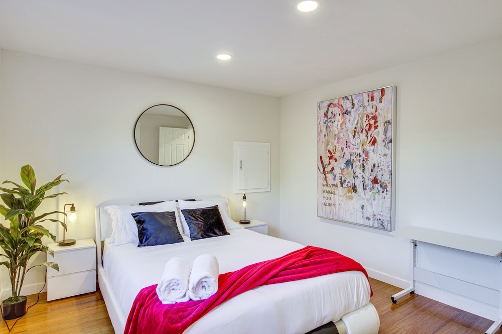 House (4 Bedrooms) photo 2