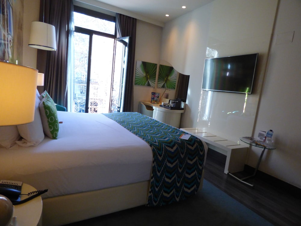 Suite, 1 Double Bed, Terrace, Pool View photo 2