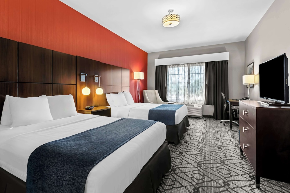 Standard Room, 2 Queen Beds, Refrigerator & Microwave - Photo 1
