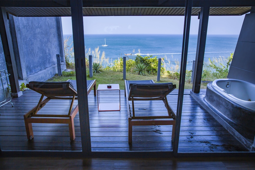 The Privilege Suite with Spectacular Sea View - Photo 8