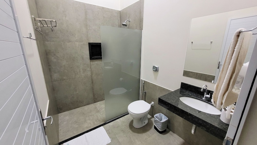 Standard Quadruple Room, Non Smoking - Photo 4
