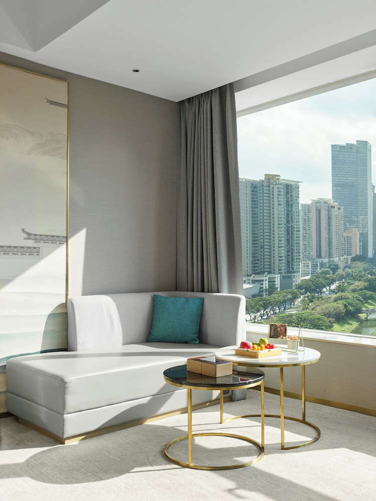 Executive Deluxe King-size-bed Room - Photo 1