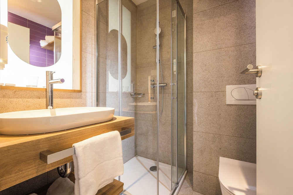 Standard Double or Twin Room - Photo 4