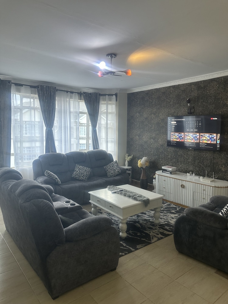 Premium Apartment, 2 Bedrooms, Kitchen, Courtyard View photo 3