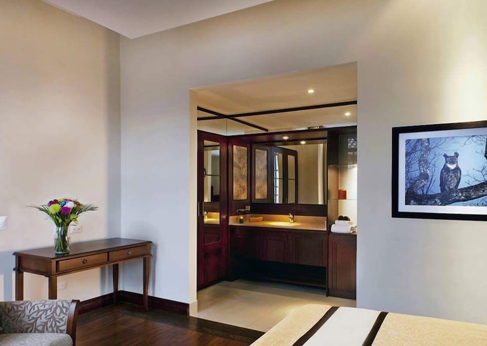 Deluxe Suite, 1 Bedroom, City View, Corner
